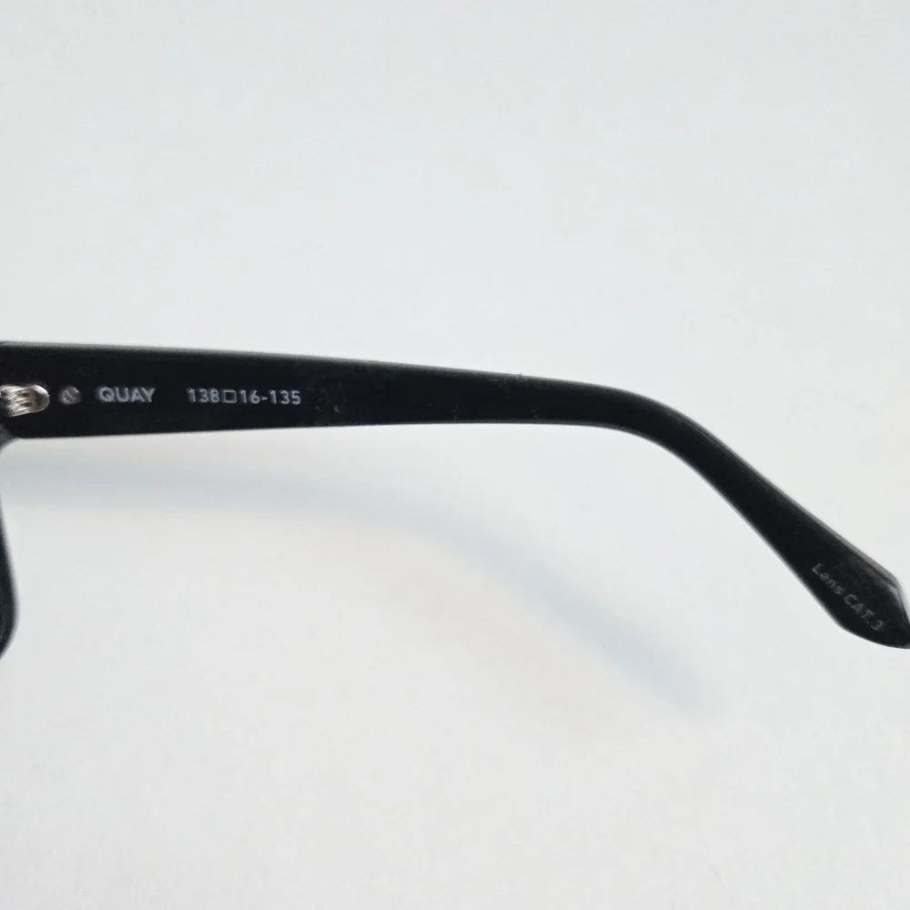 New Quay Australia Nightfall Curve Polarized Black Frame Large Sunglasses Unisex